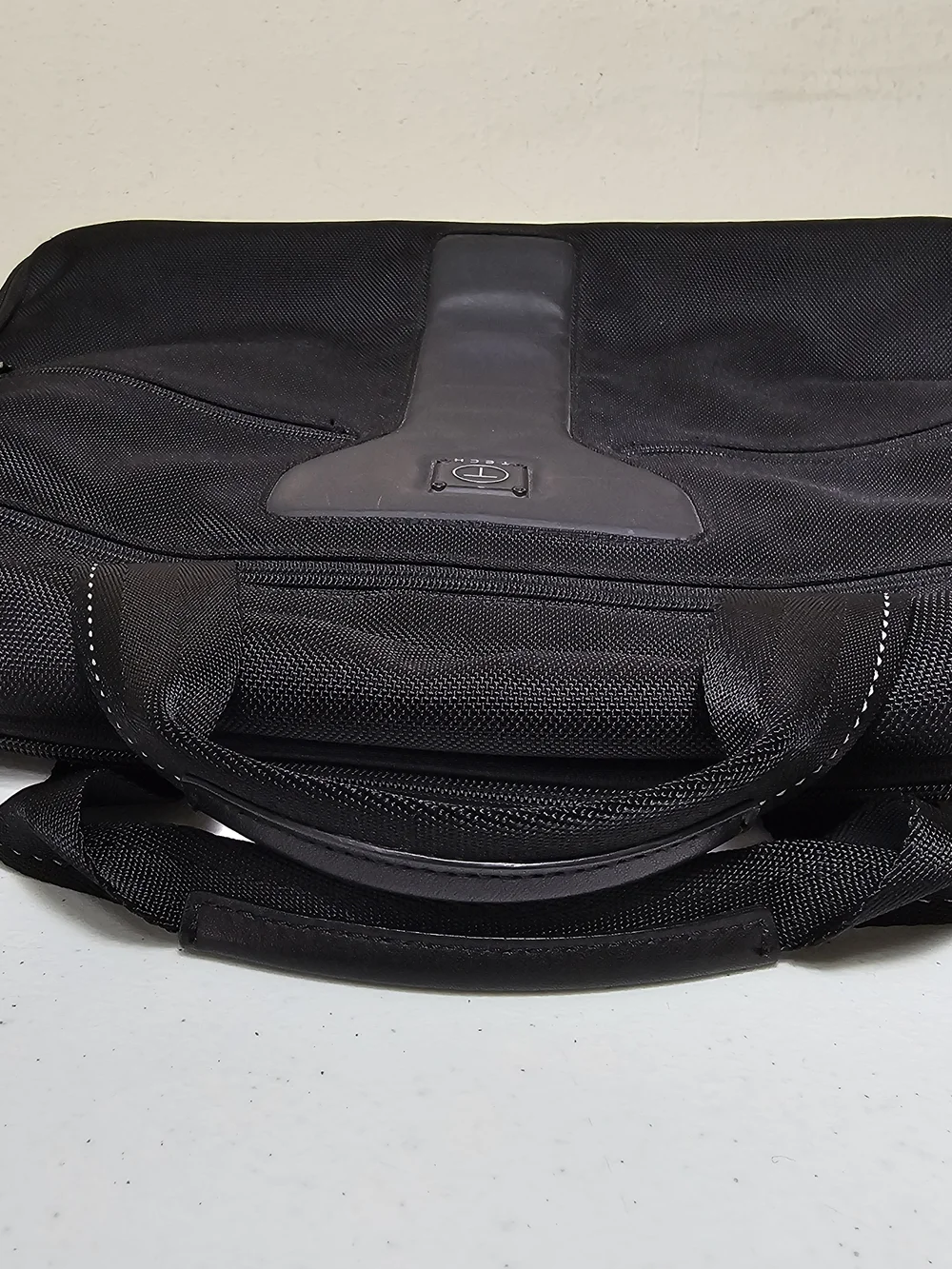 Tumi Tech Ballistic Nylon Computer Travel Messenger Shoulder Bag Black 57117D